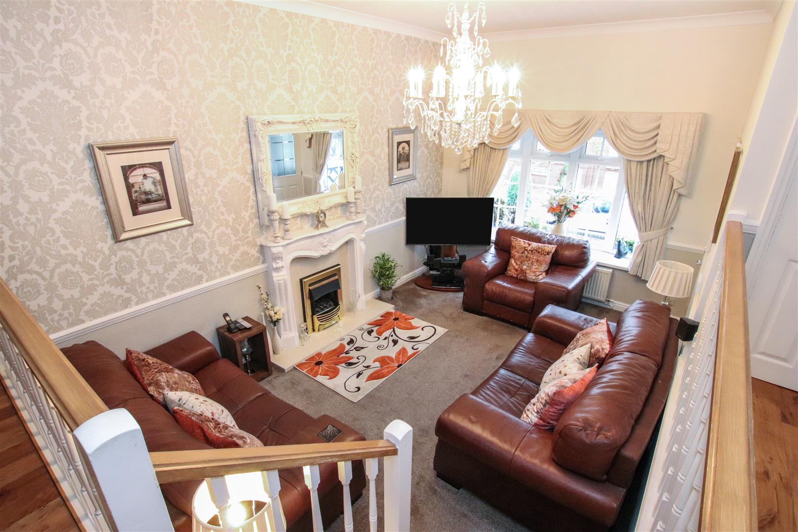 SPLIT LEVEL LOUNGE / DINING ROOM